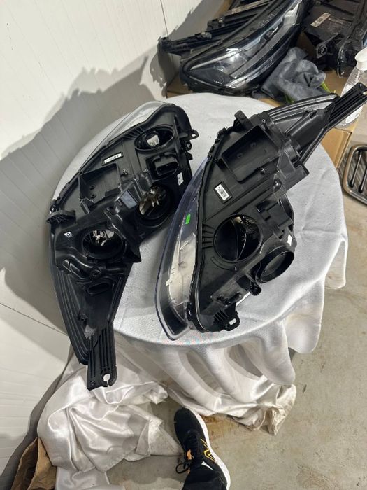 Far stanga / far dreapta Ford Focus 3 Nonfacelift Interior Negru