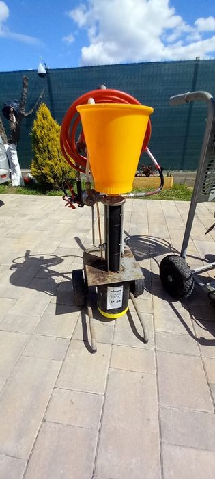 Pompa pneumatica zugrăvit/ pompa airless Wagner