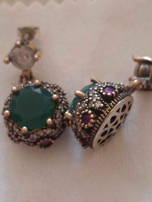 Два чифта сребърни обеци с камъни