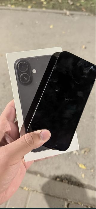 Продам айфон 16 срочно