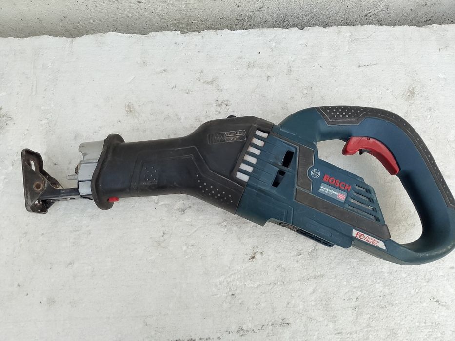 Професионални машини на ток и батерии за ремонт или за части