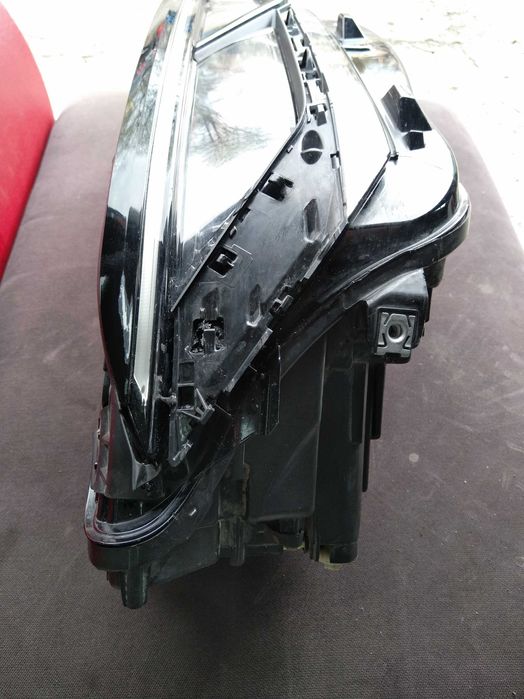 Десен фар VW Touareg 3 2022