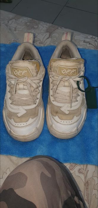 Off white odsy White