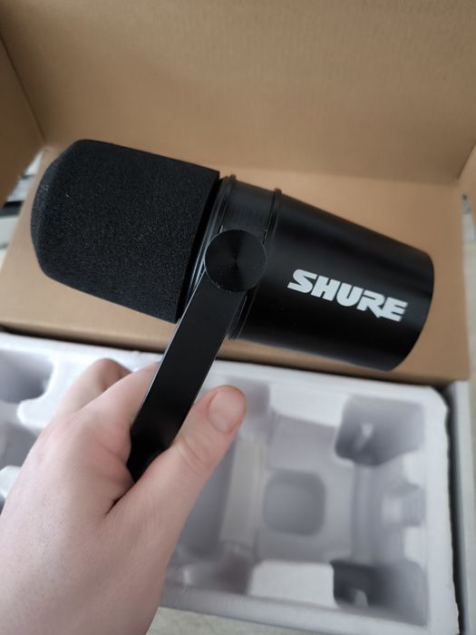 Microfon Shure MV7 XLR – Negru – Nefolosit