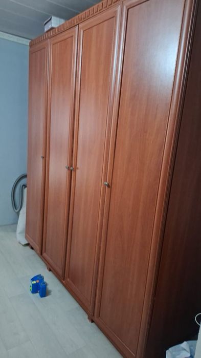 Срочно продам шифонер б/у состояние хорошее.