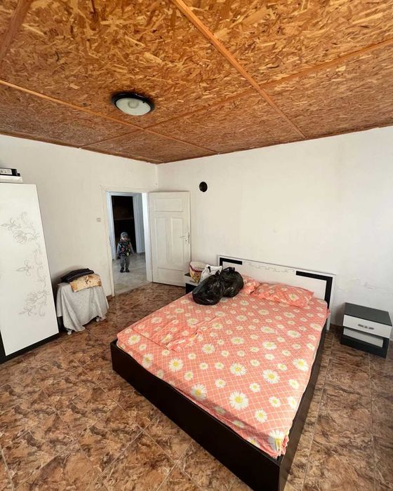 Тухлена къща, център, село Здравец