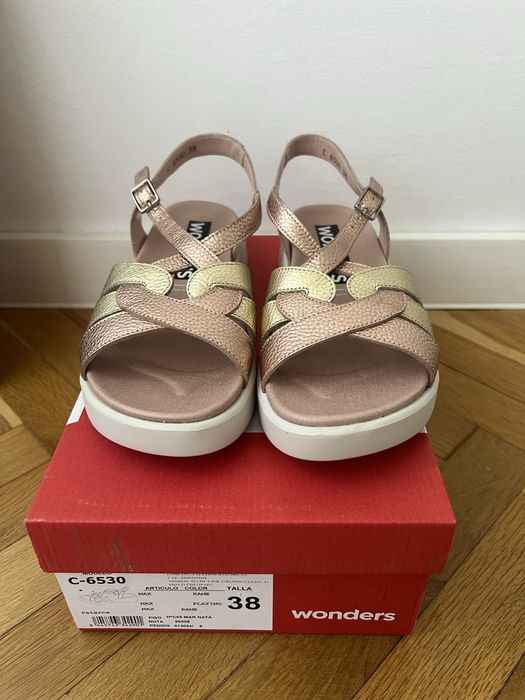 Wonders -Испански сандали