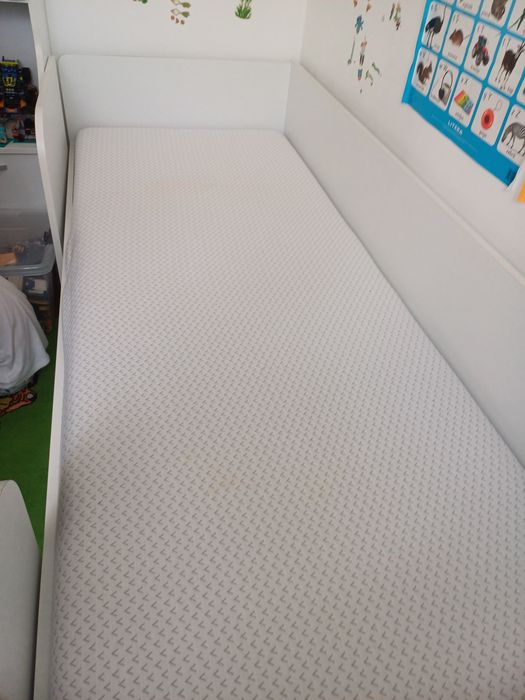 Vând obiecte de mobilier