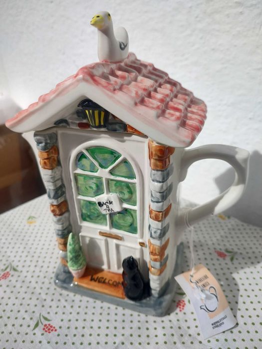 Колекционерски винтидж чайници Swineside, Bob Hersey и други