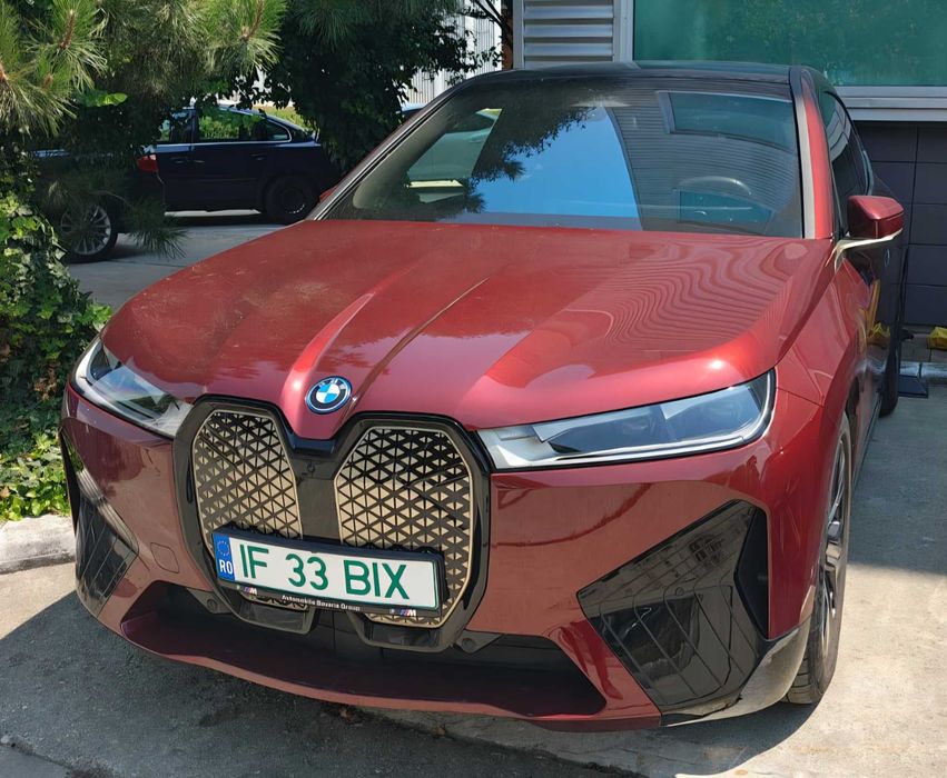 BMW ix 2024  3700 km