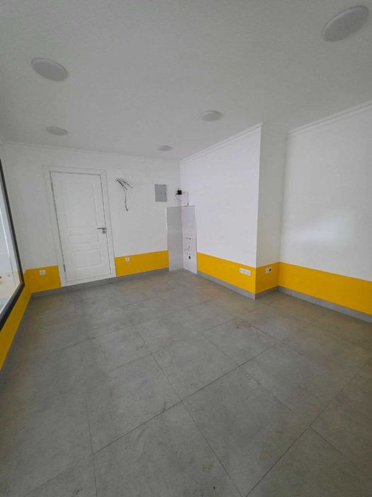 Сдается 67 кв м на первой линии (АС)