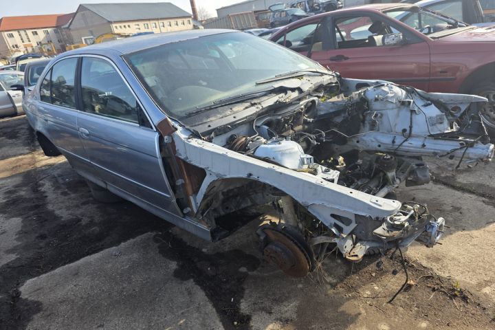 Lampa / Tripla stop stanga pe aripa BMW Seria 5 E39 (facelift)