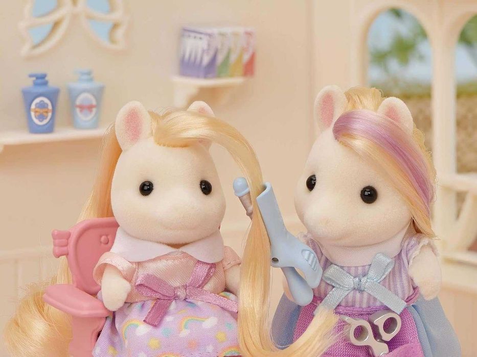 Фризьорски салон комплект с аксесоари Sylvanian Families с пони