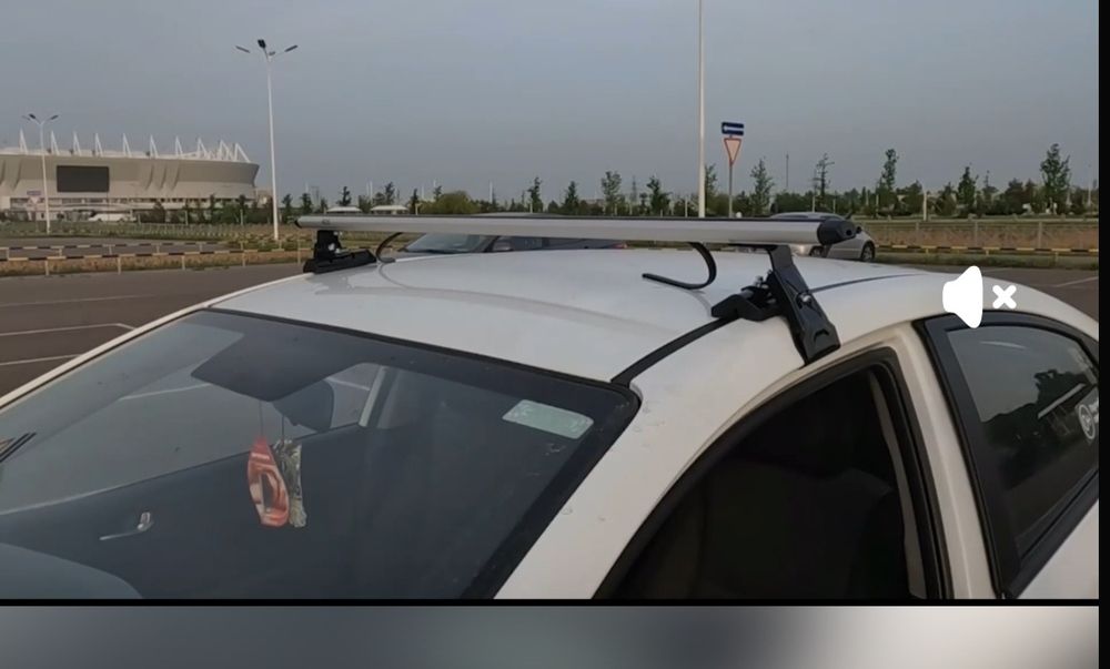 Срочно продам багажник на крышу.