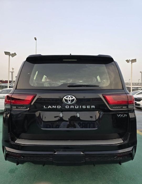 Toyota Land Cruiser 300