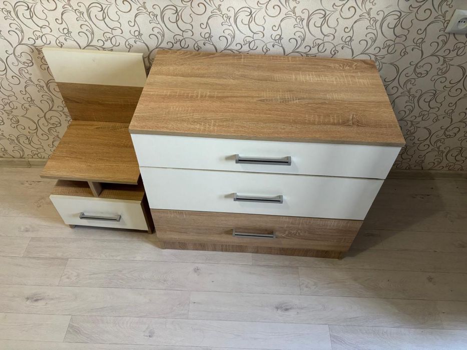 Комод и тубочка.