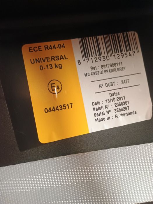 Maxi-Cosi CabrioFix с ISOFIX база EasyFix.