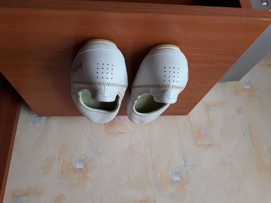 Ecco кожени обувки 39 номер.