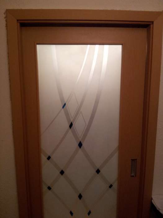 Vind usa interior glisanta, cu sticla sablata.