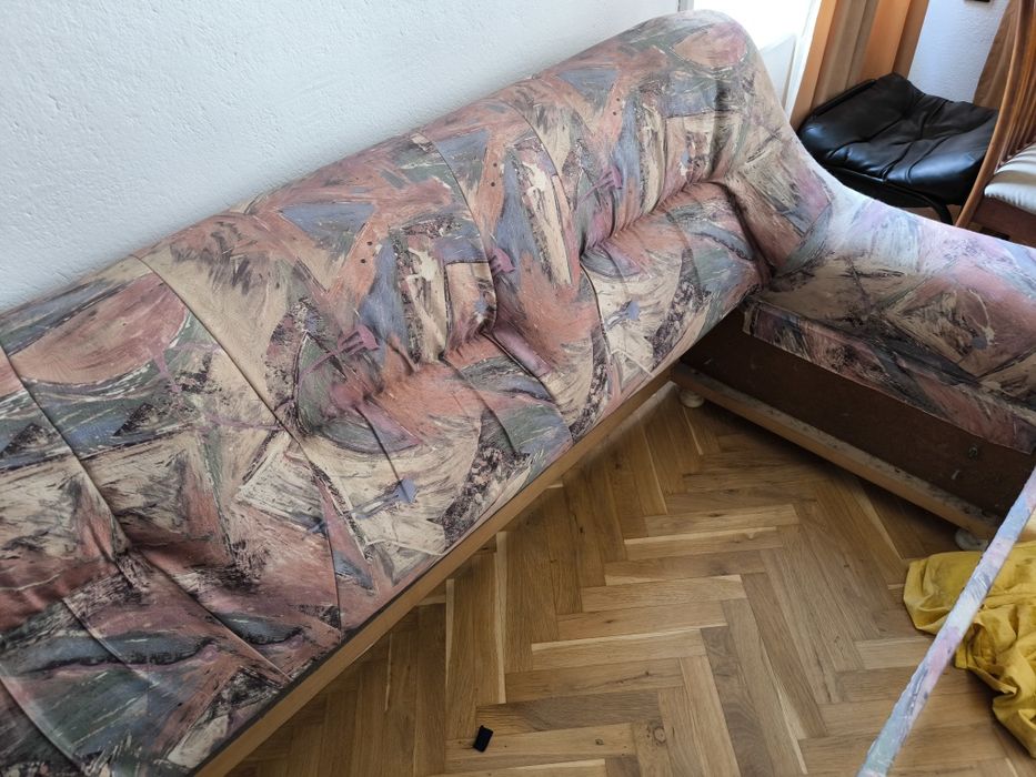 Два дивана разглобени