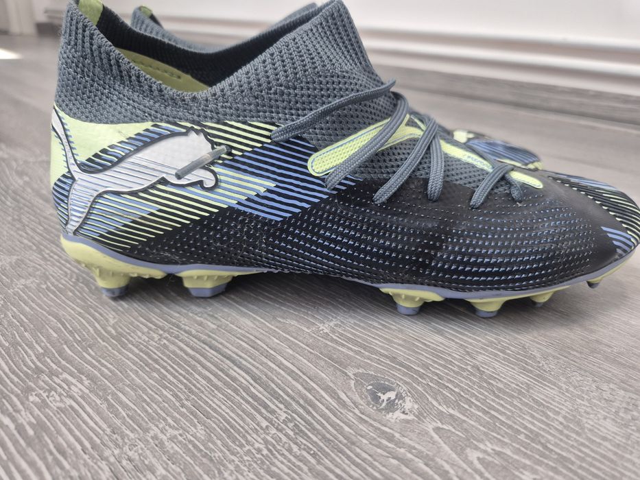 Ghete de fotbal Puma