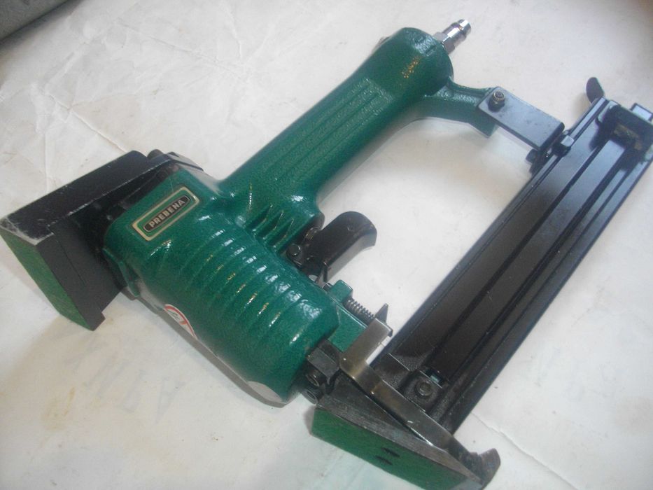 Нови пневматичен индустриален руски шмиргел Пневматичен такер РАЗЛИЧНИ