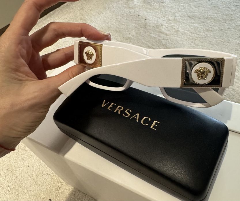 Нови бели очила Versace