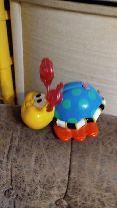 Продам музыкальные развивающие игрушки