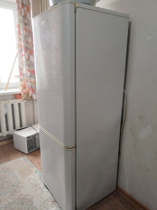 Холодильник Бирюса