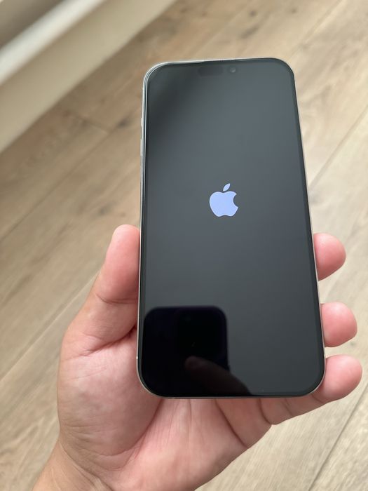 Iphone 16 pro max 256gb (белый) акб 99%  nano sim+ esim