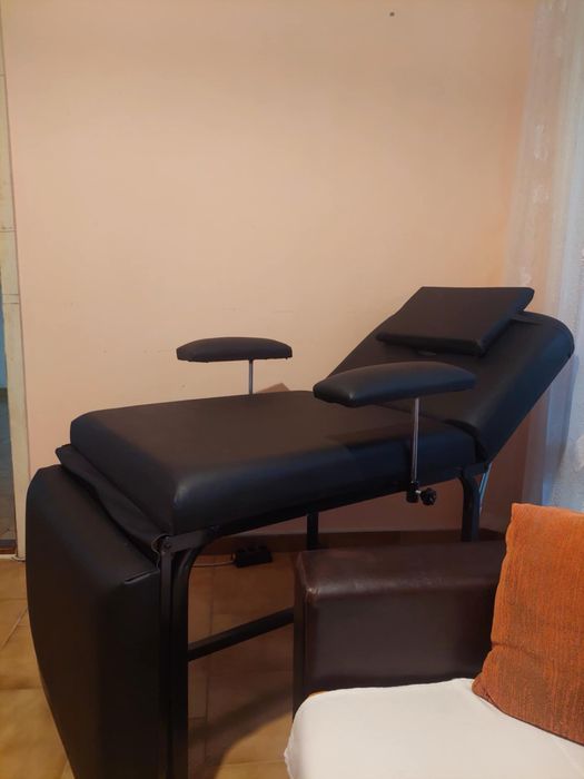 КОЗМЕТИЧНА КУШЕТКА Трисекторна с отвор за лице