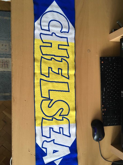 Шал и бутилка за вода Челси