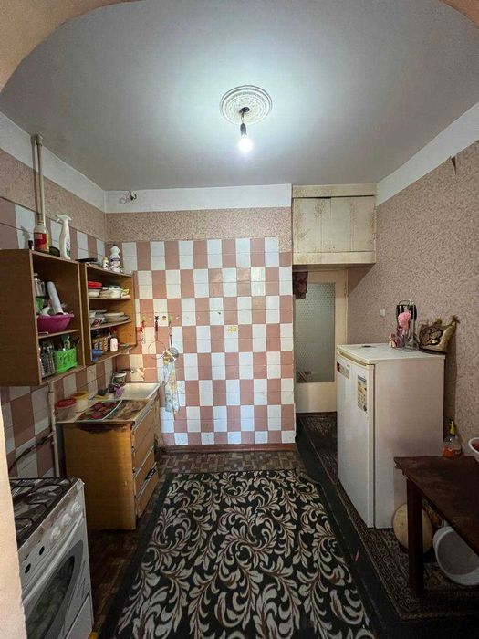 Продается квартира в Яшнабаде  Тузел 1   ( 40- лет победы )