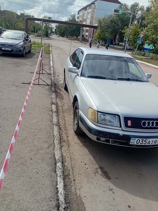 Ауди с 4 год 1992 куб 2,6