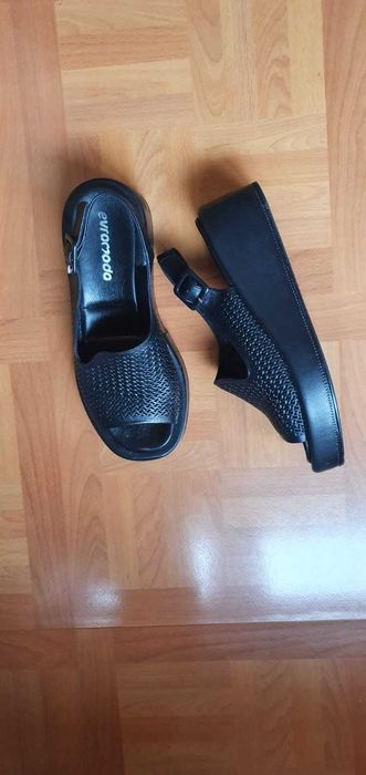 Sandale din piele marimea 38