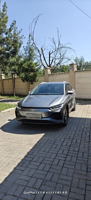 BYD e2 Ofetsialniy Lyuxery 405 km Электромобил