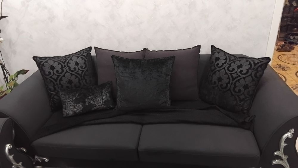 Холна Гарнитура плюс два фотьойла и 16бр възглавници