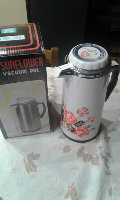 Продавам нова кана термос 1 литър