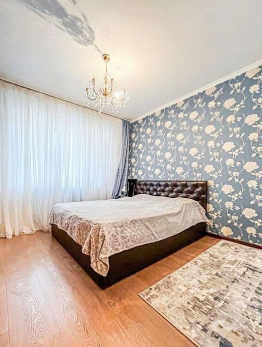 3/2/5 метро Буюк Ипак Йули, ориентир МГИМО,кирпич,балкон 2*6,70 м2