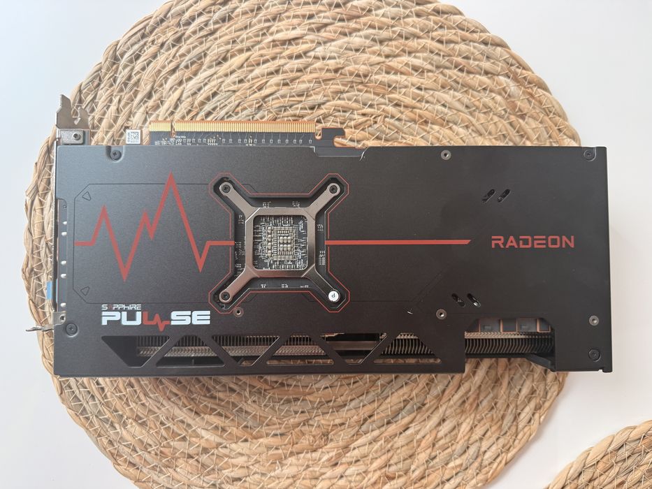 Placa video AMD Radeon RX 7700 XT 12GB