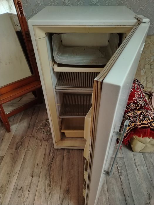 Продам холодильник