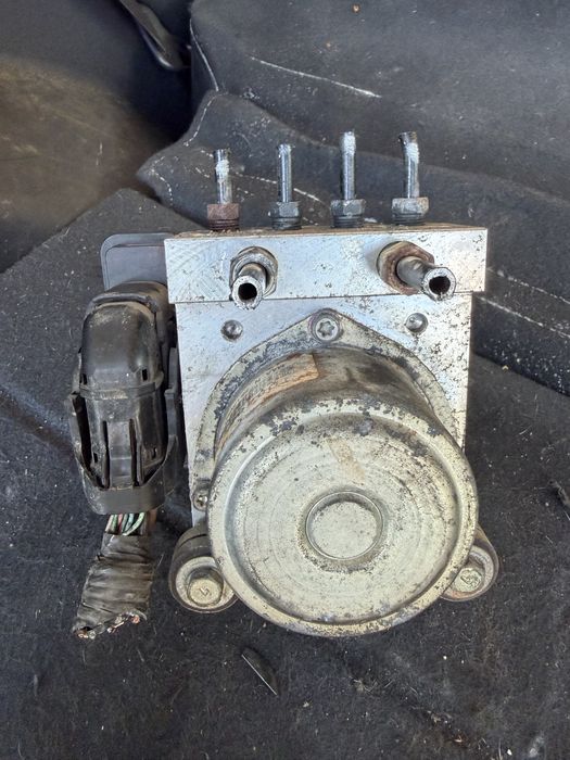 ABS помпа / ESP модул за Nissan X-Trail T31