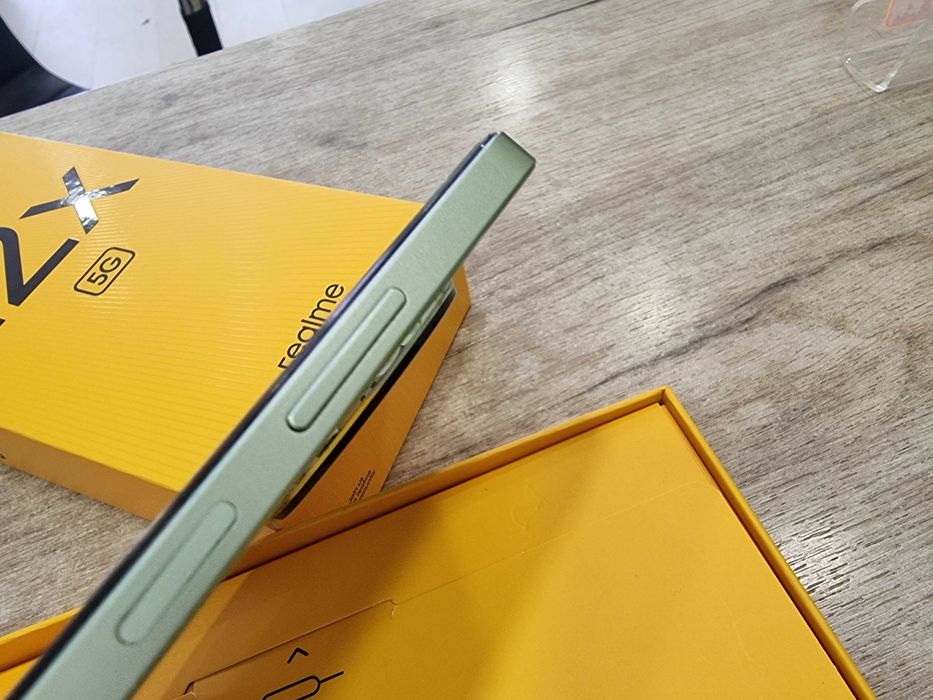 Телефон Realme 12 5G