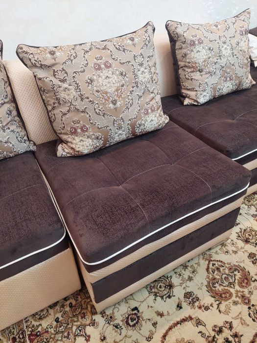 Диван мягкий уголок из 6 элементов + пуфик