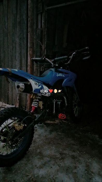 Vând sau schimb cros 125