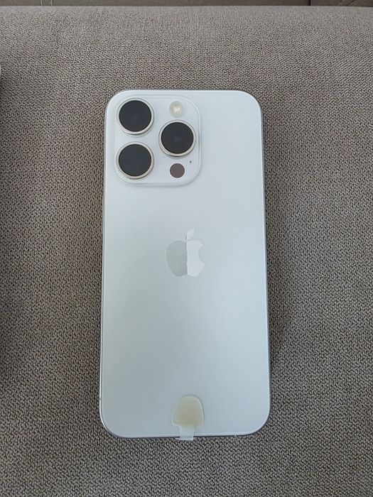IPhone 15pro 256GB Бял