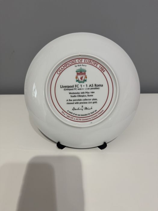 Колекционерска чиния Danbury Mint – Liverpool FC "Champions of Europe 1984" (с сертификат и кутия)