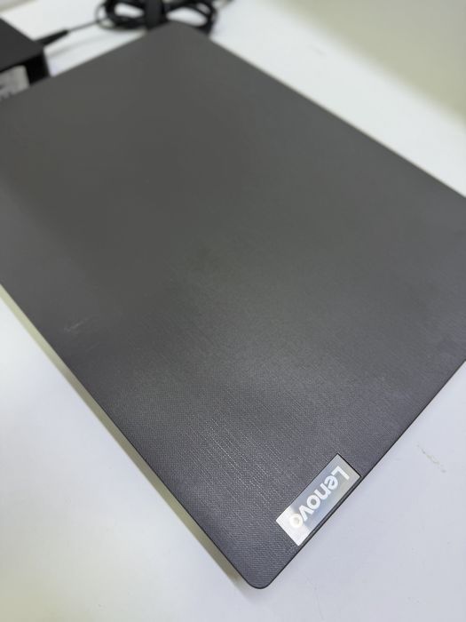 Ноутбук Lenovo V14-ADA