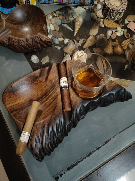 Пепелник за пури с място за чаша