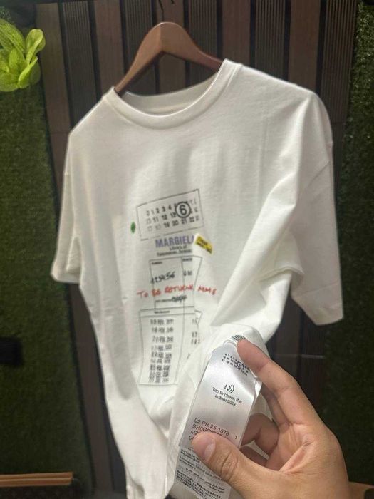 Тениска Maison Margiela (бяла/черна)